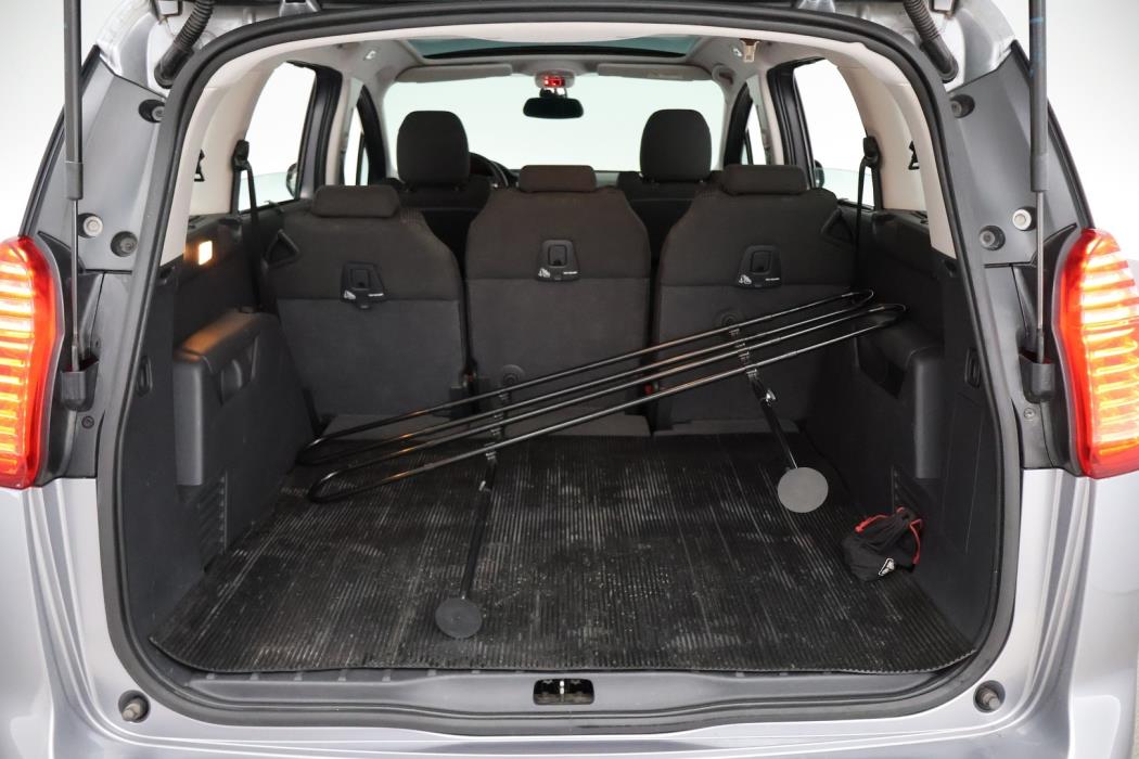 PEUGEOT 5008 2015