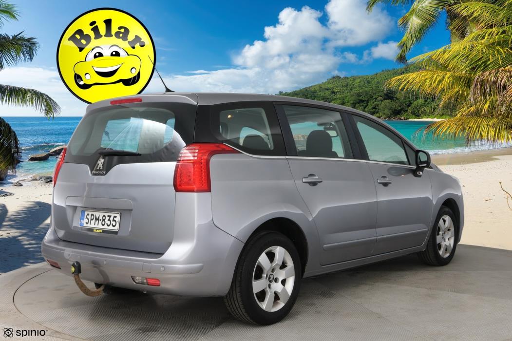 PEUGEOT 5008 2015