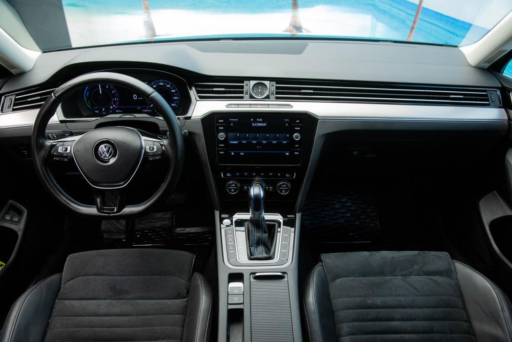 VOLKSWAGEN PASSAT 2018