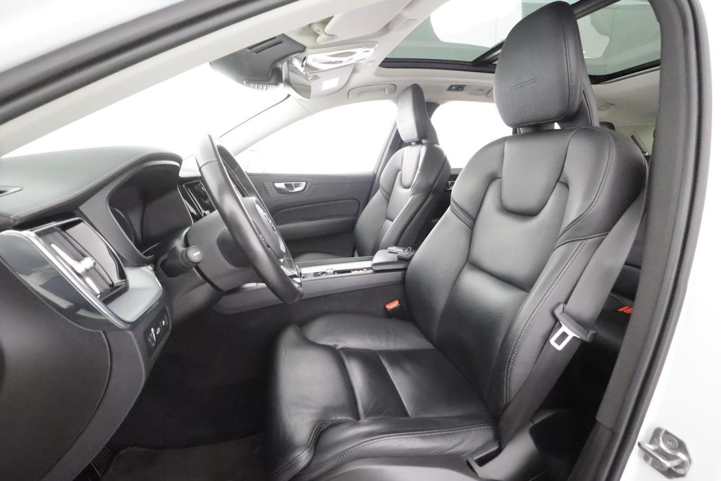 VOLVO XC60 2020