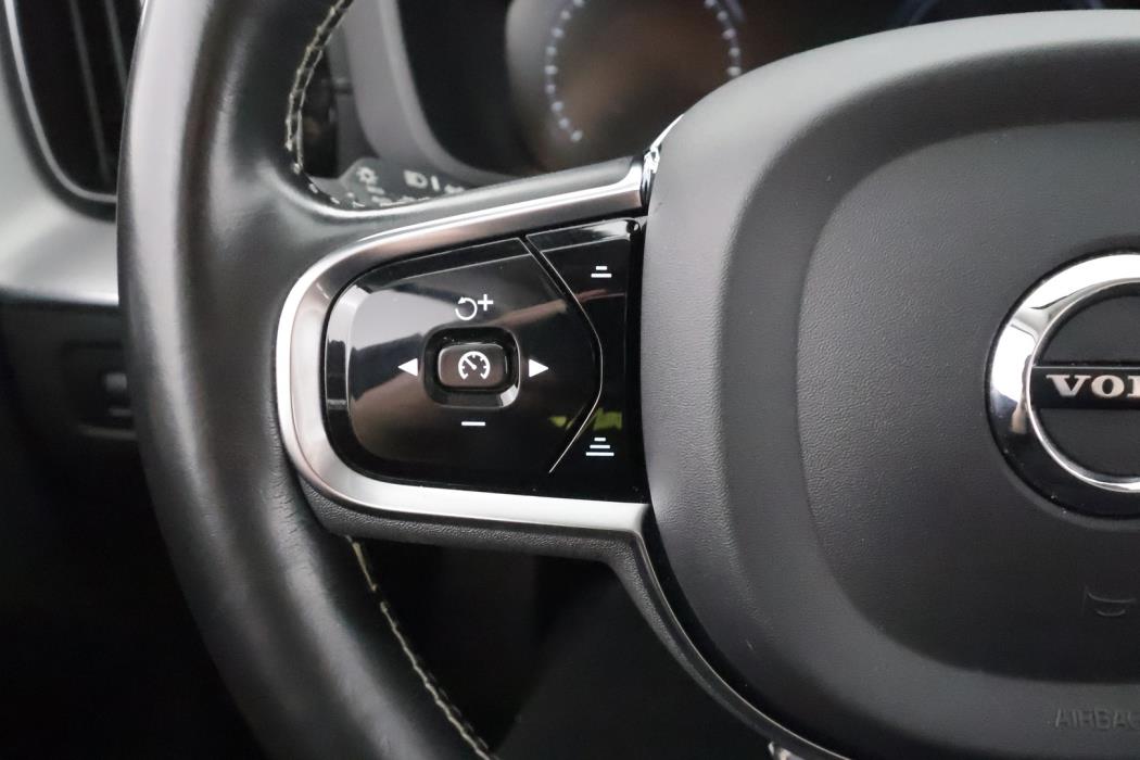 VOLVO XC60 2020