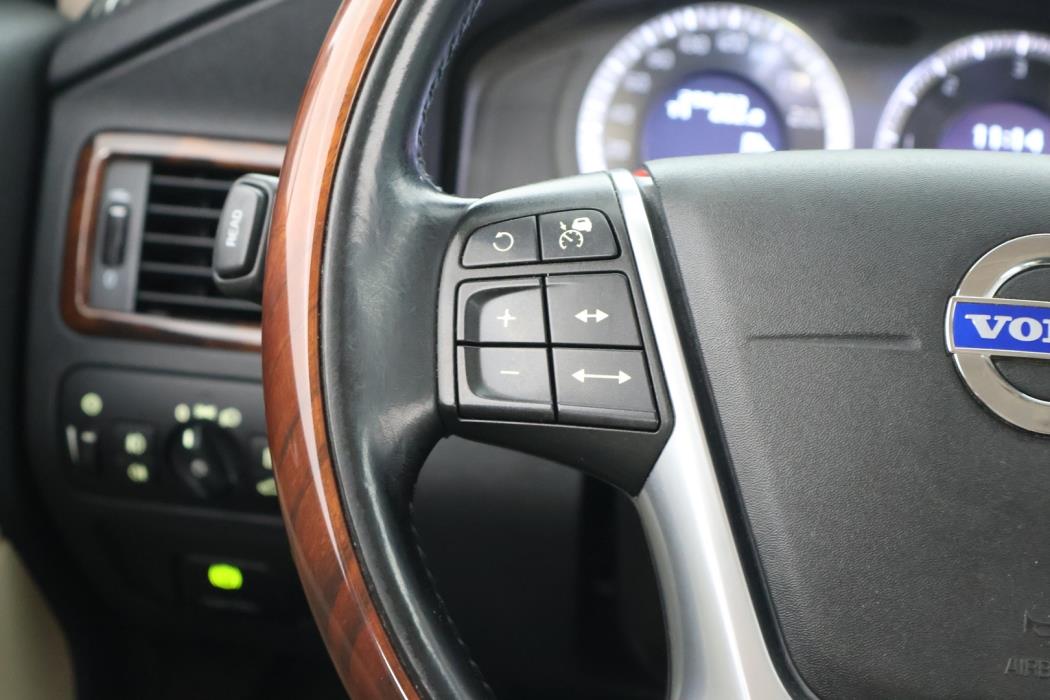 VOLVO V70 2010