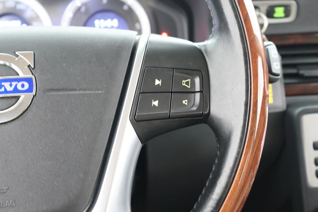 VOLVO V70 2010