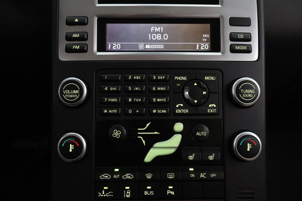 VOLVO V70 2010