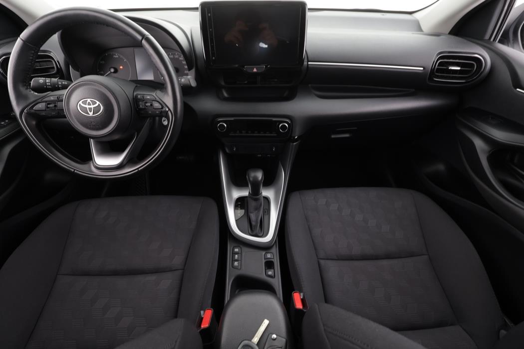 TOYOTA Yaris 2024