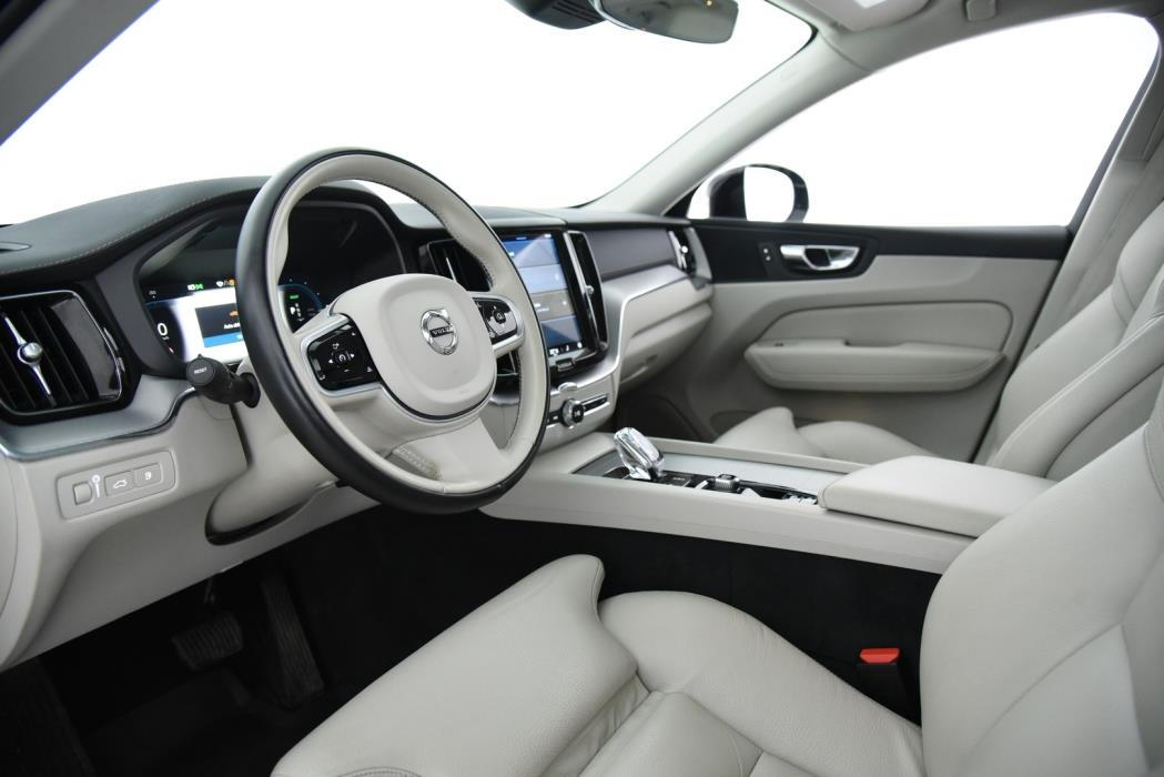 VOLVO XC60 2022