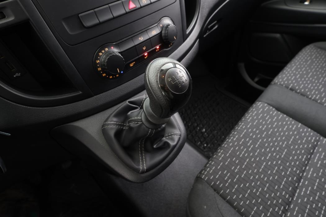 MERCEDES-BENZ Vito 2022