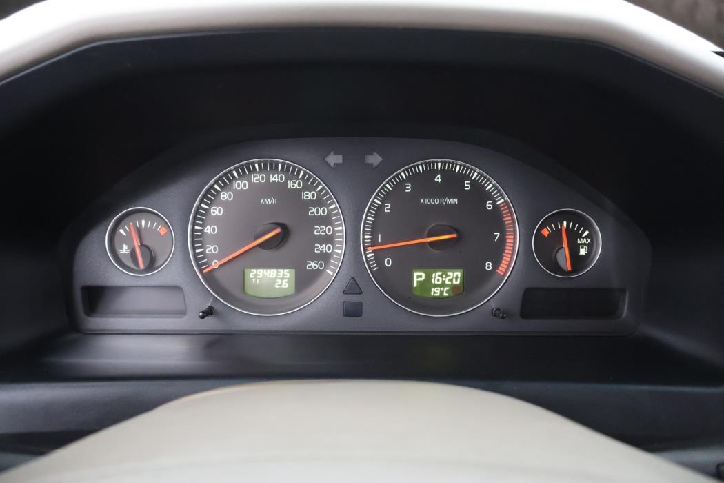 VOLVO V70 2006