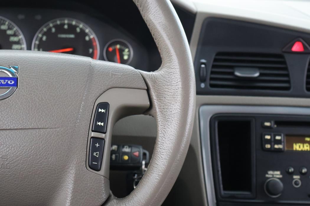 VOLVO V70 2006
