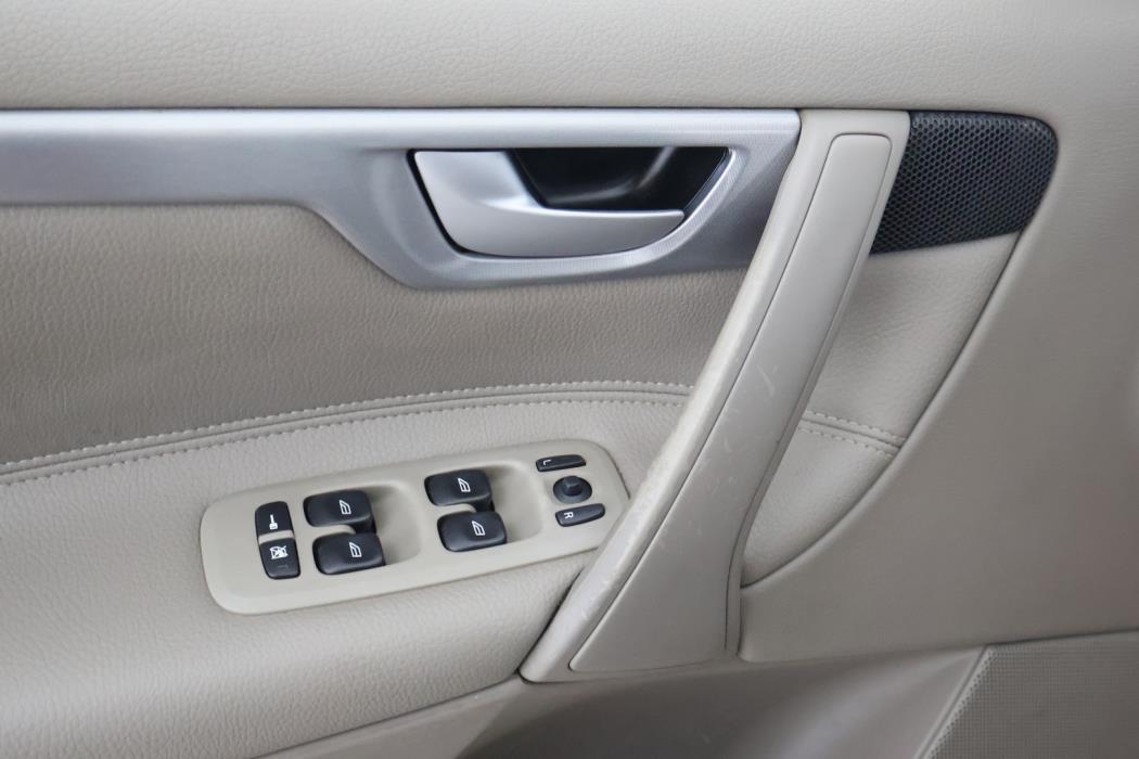 VOLVO V70 2006