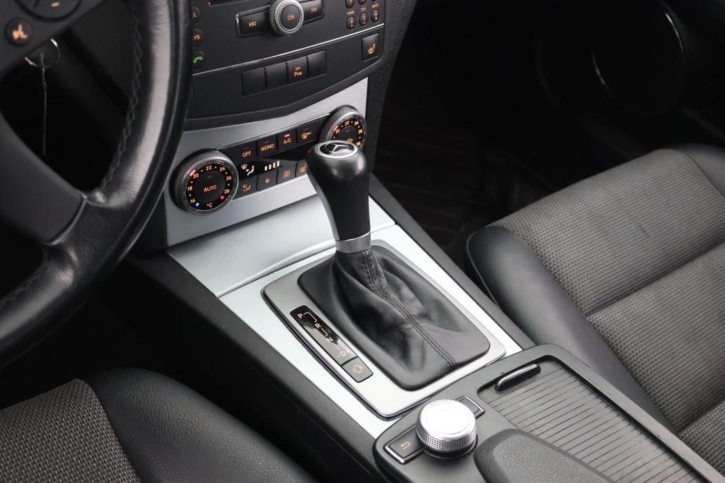 MERCEDES-BENZ C 2009