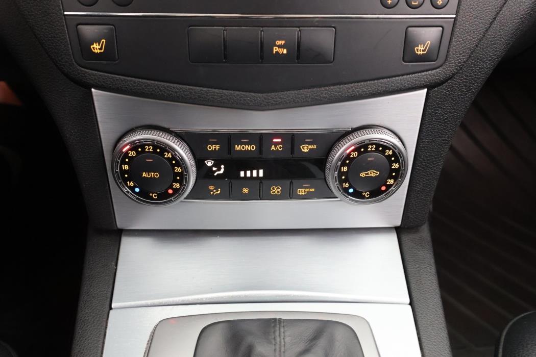 MERCEDES-BENZ C 2009