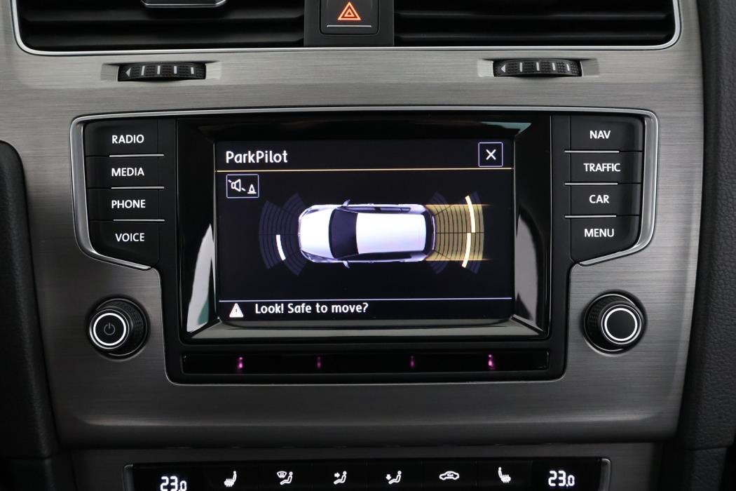 VOLKSWAGEN Golf 2015