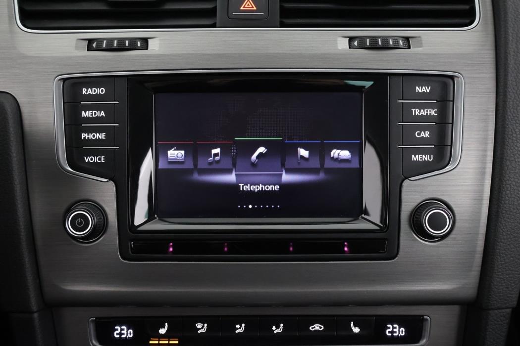 VOLKSWAGEN Golf 2015