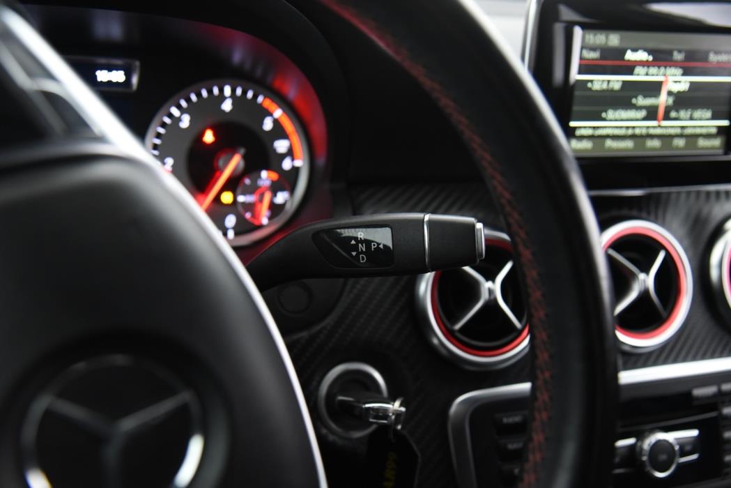 MERCEDES-BENZ A 2013