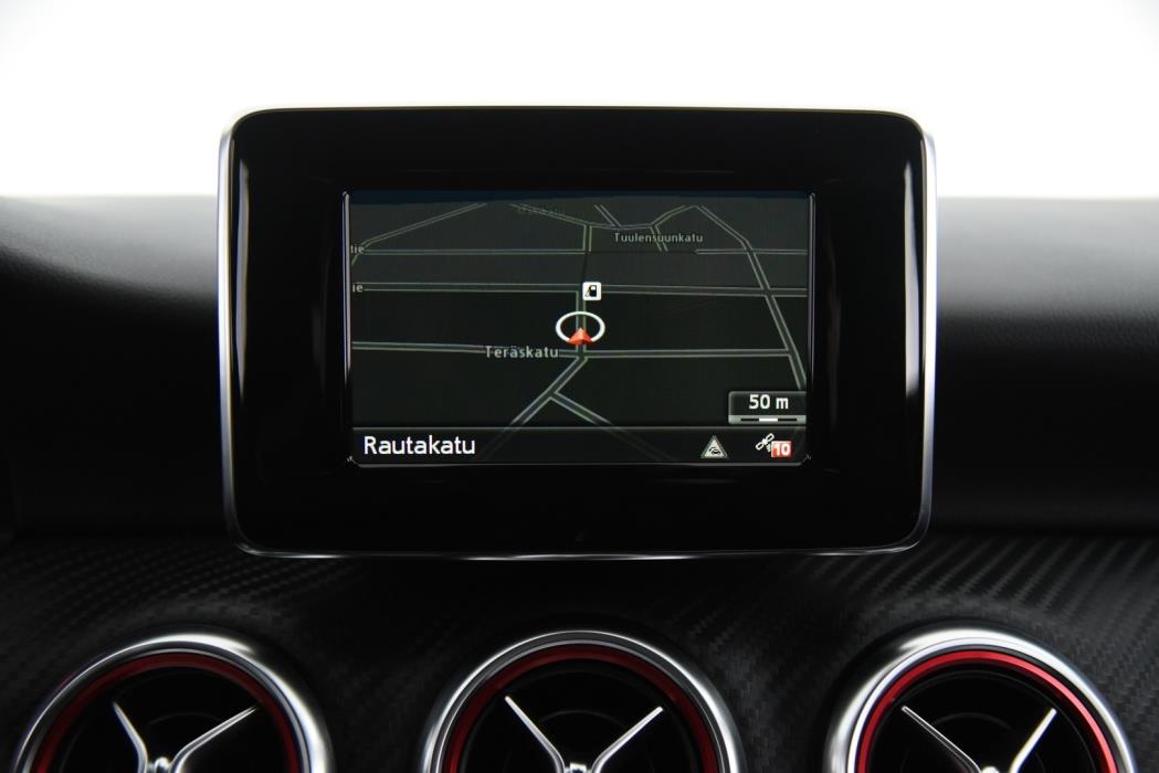 MERCEDES-BENZ A 2013