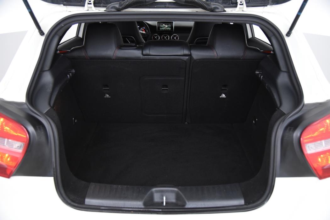 MERCEDES-BENZ A 2013