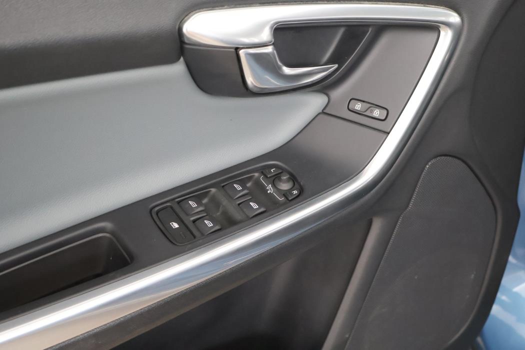 VOLVO V60 2014