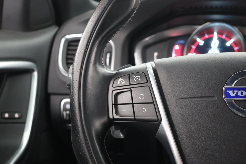 VOLVO V60 2014