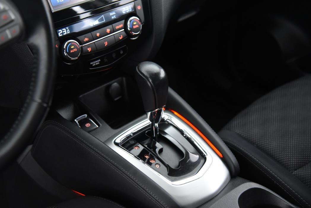NISSAN Qashqai 2017