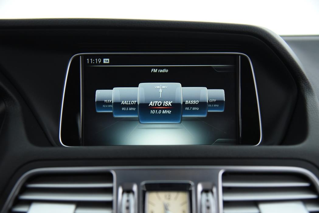 MERCEDES-BENZ E 2015