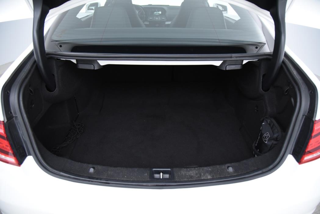 MERCEDES-BENZ E 2015