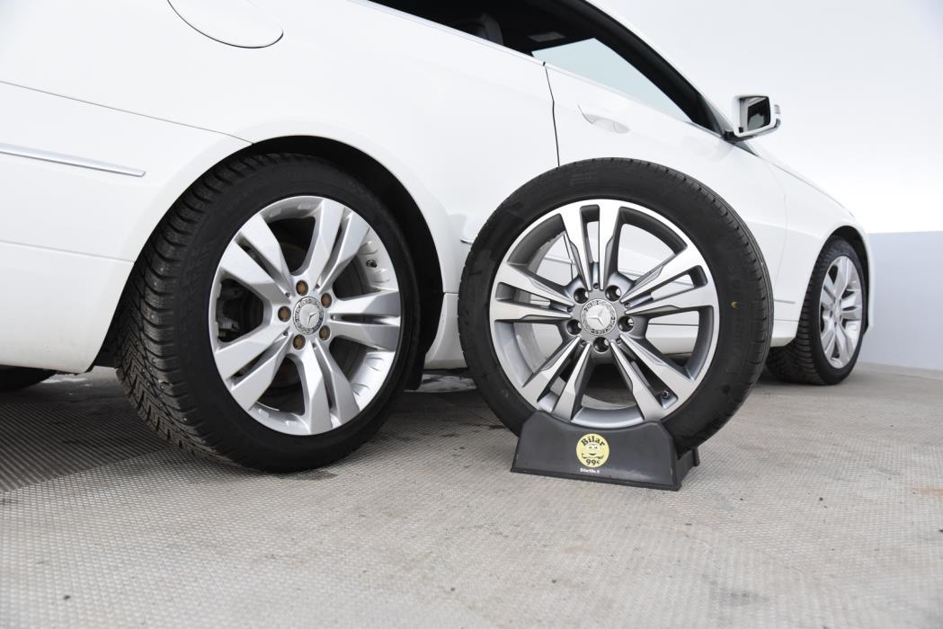 MERCEDES-BENZ E 2015