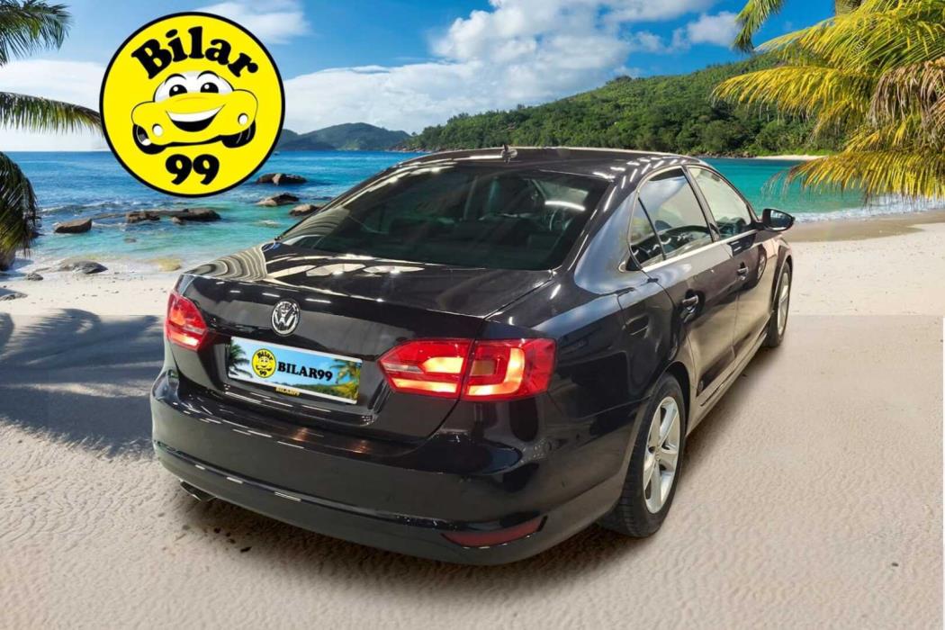 VOLKSWAGEN Jetta 2012