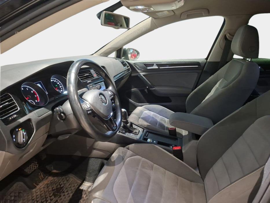 VOLKSWAGEN Golf 2013