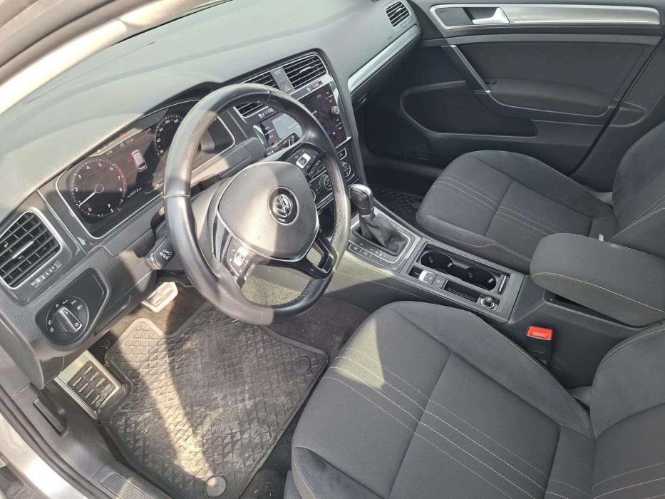 VOLKSWAGEN Golf 2018