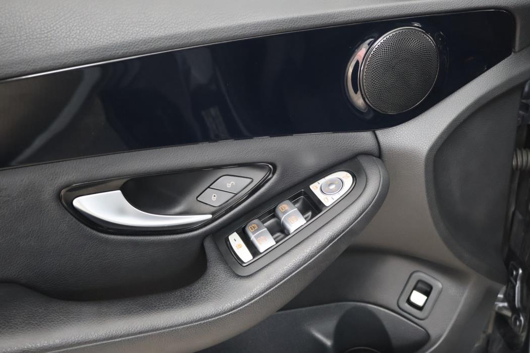 MERCEDES-BENZ C 2016
