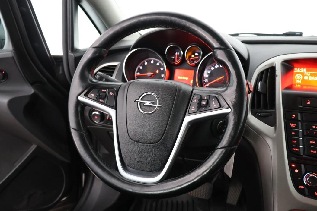OPEL Astra 2012