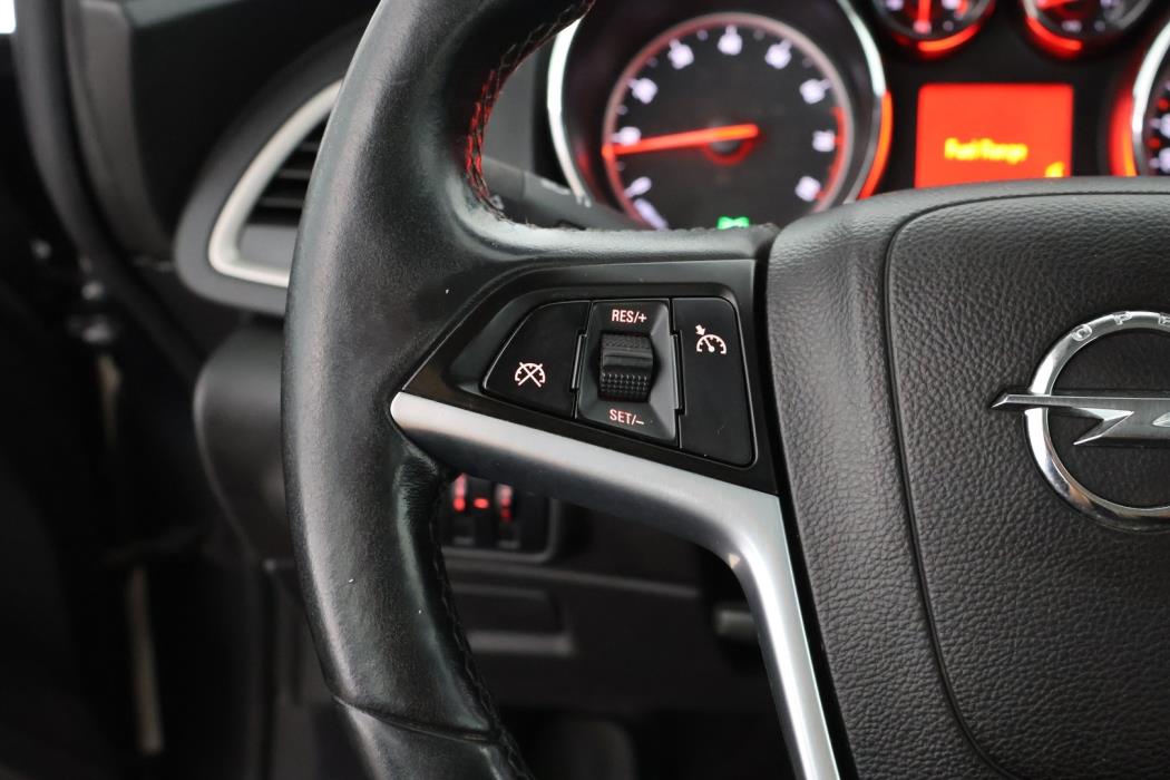 OPEL Astra 2012