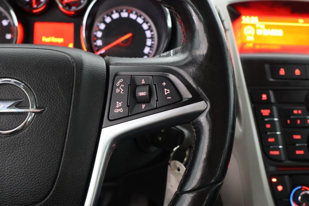 OPEL Astra 2012
