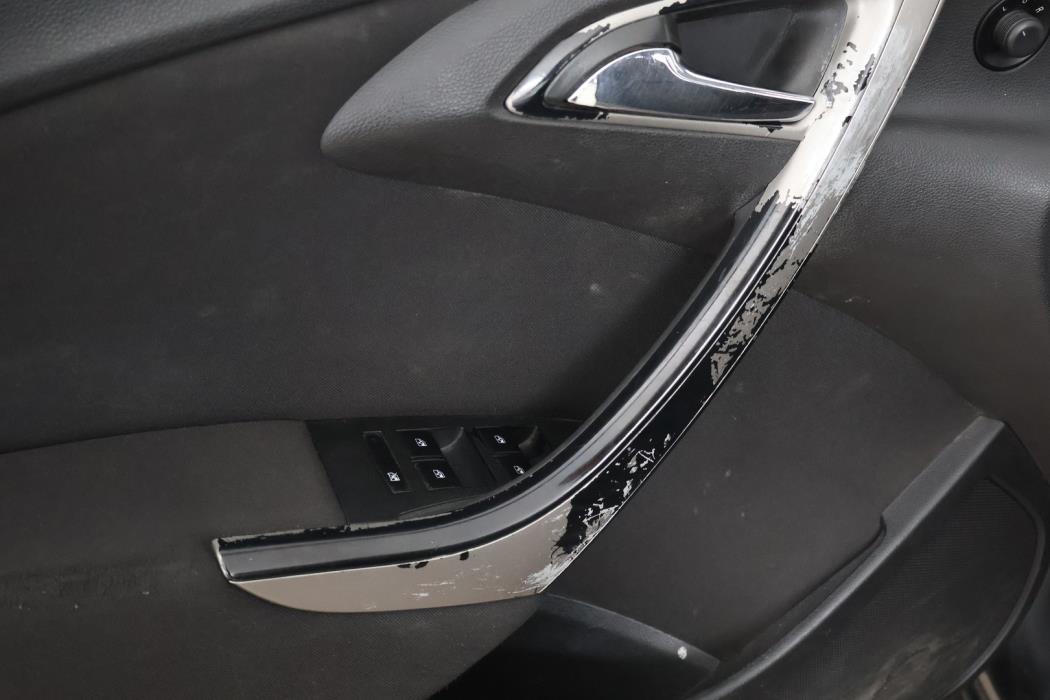 OPEL Astra 2012