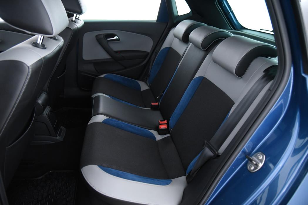 VOLKSWAGEN Polo 2013