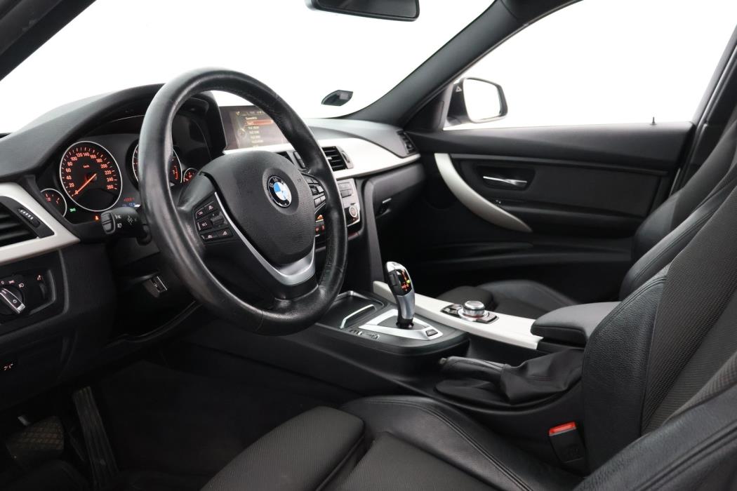 BMW 330 2017
