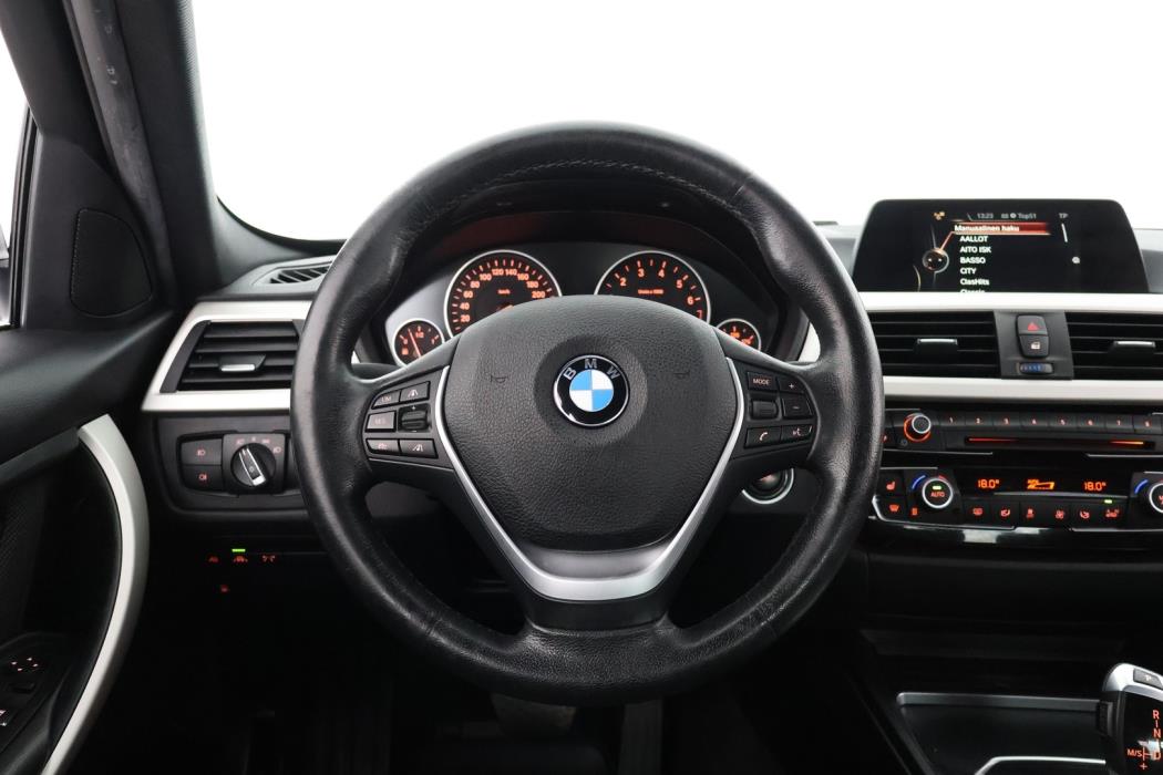 BMW 330 2017