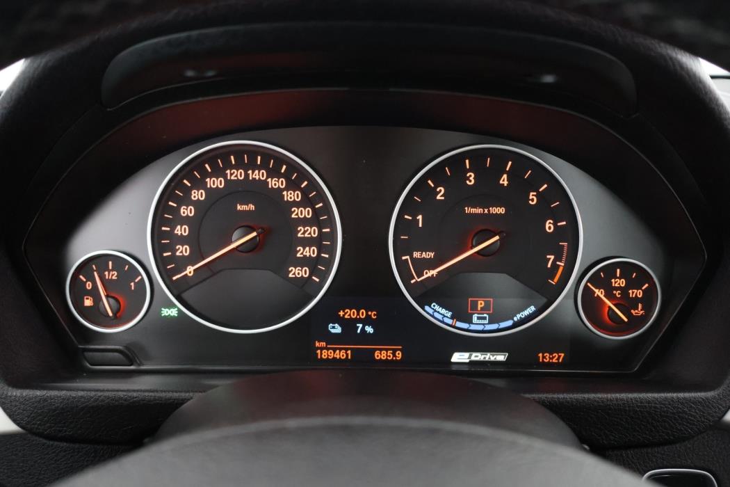 BMW 330 2017