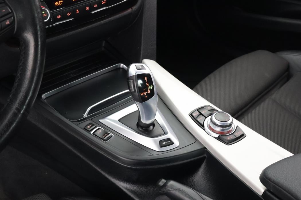 BMW 330 2017