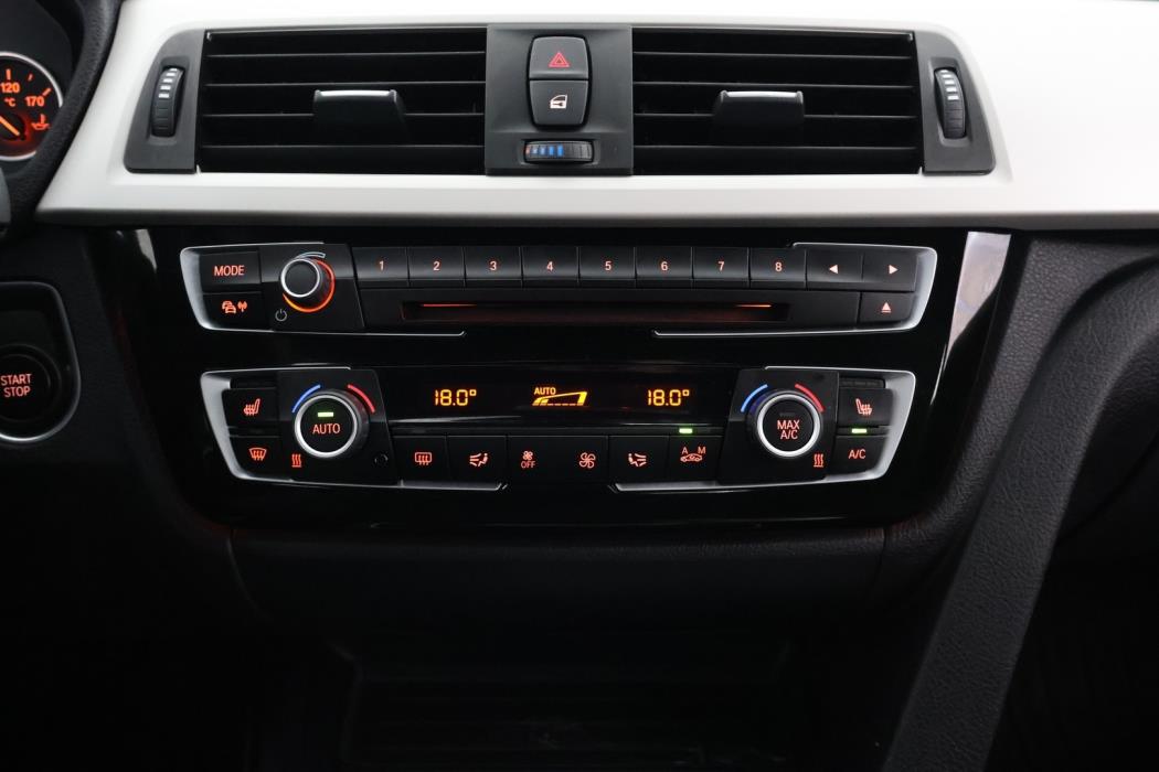 BMW 330 2017