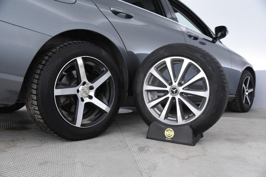 MERCEDES-BENZ E 2017