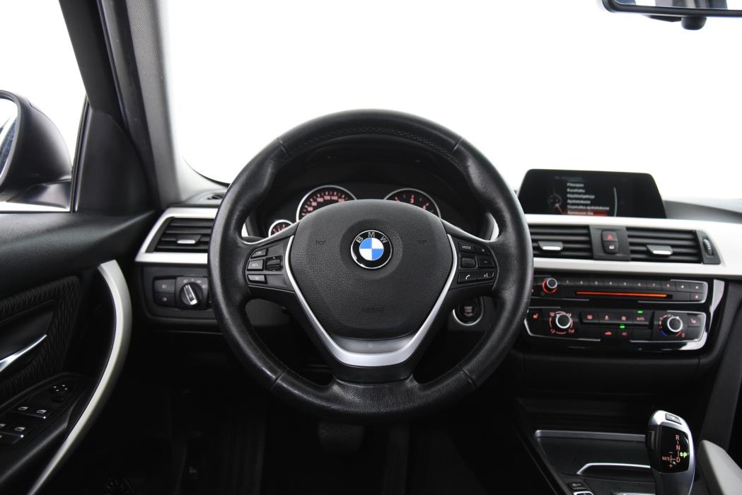 BMW 318 2016