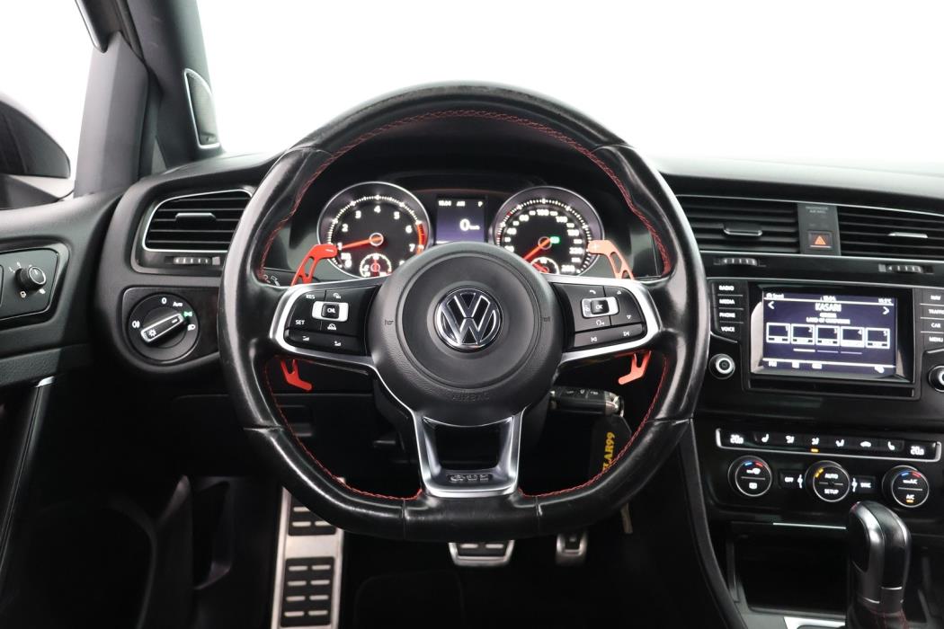 VOLKSWAGEN Golf 2014