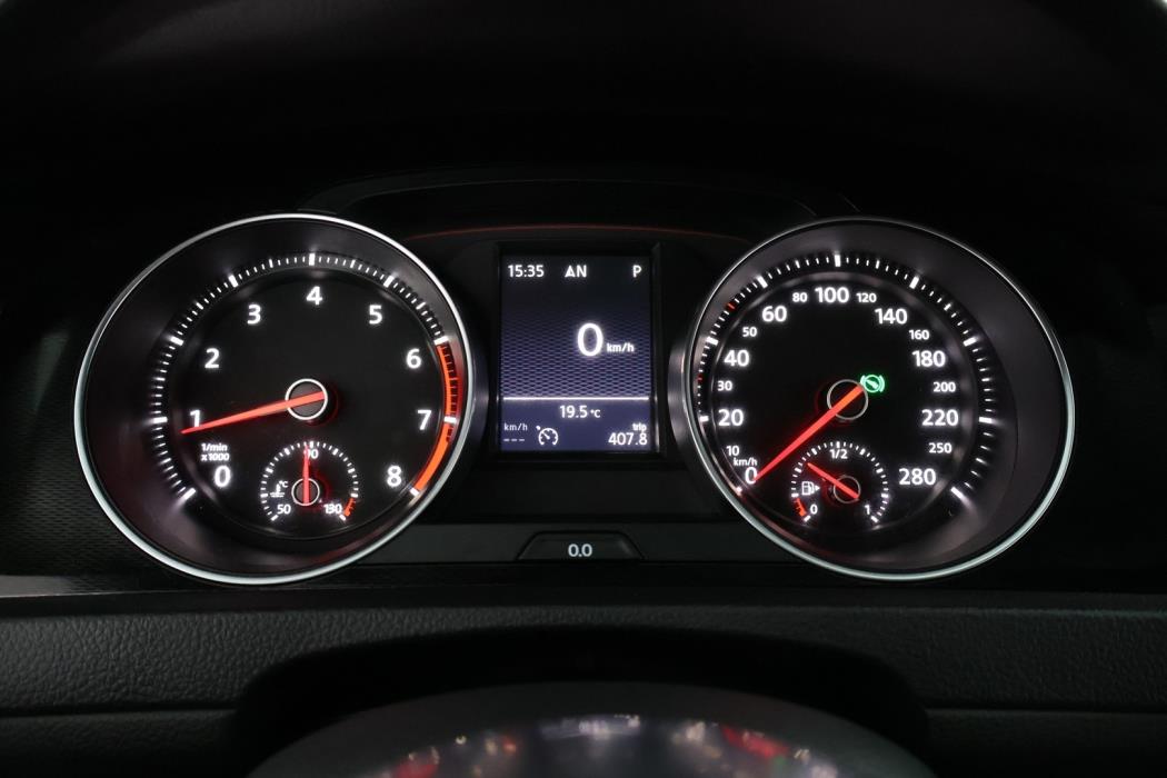 VOLKSWAGEN Golf 2014