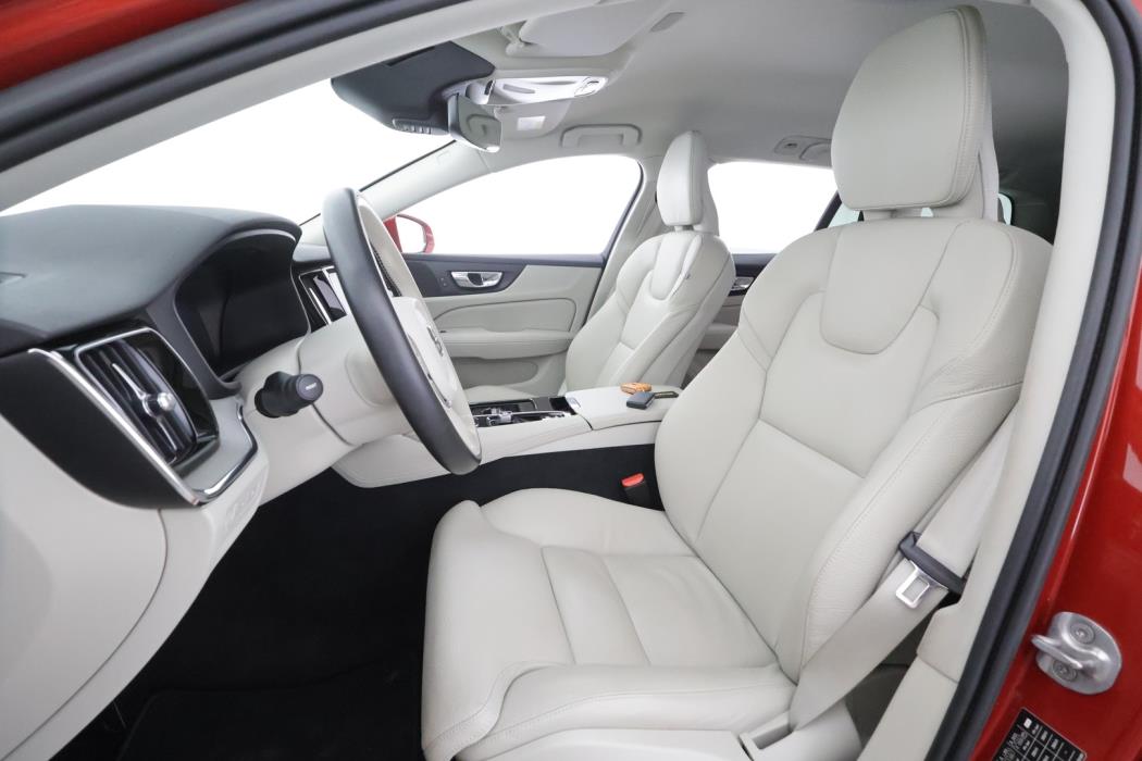 VOLVO V60 2022