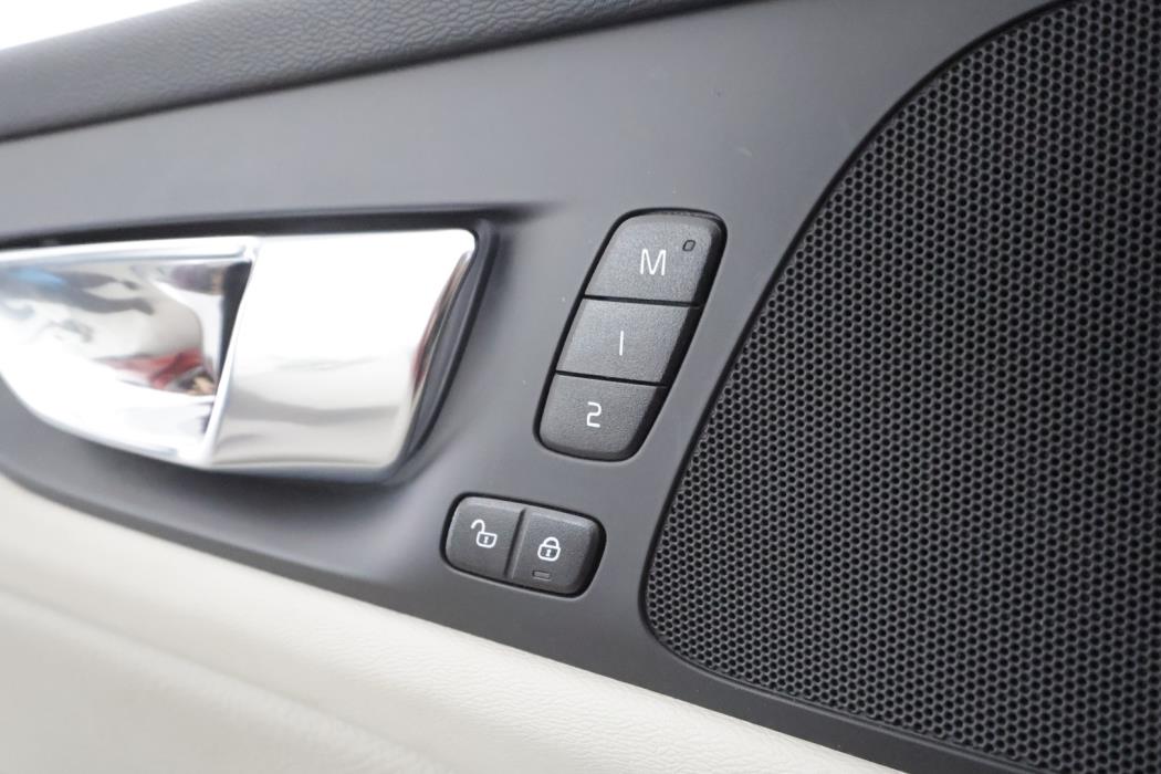 VOLVO V60 2022