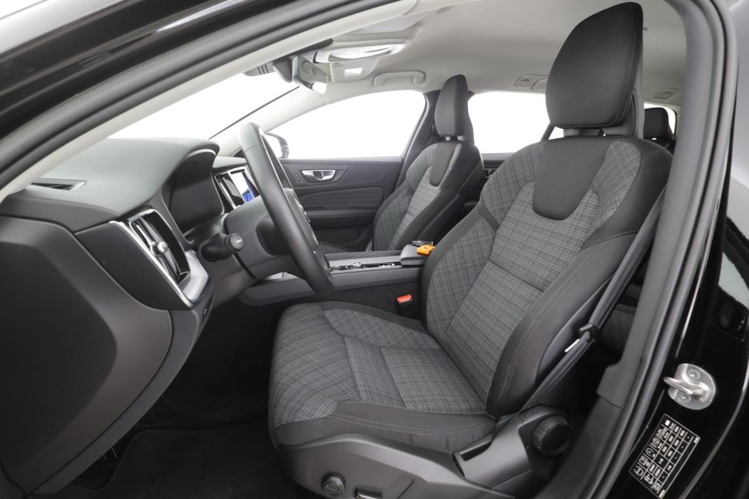 VOLVO V60 2023