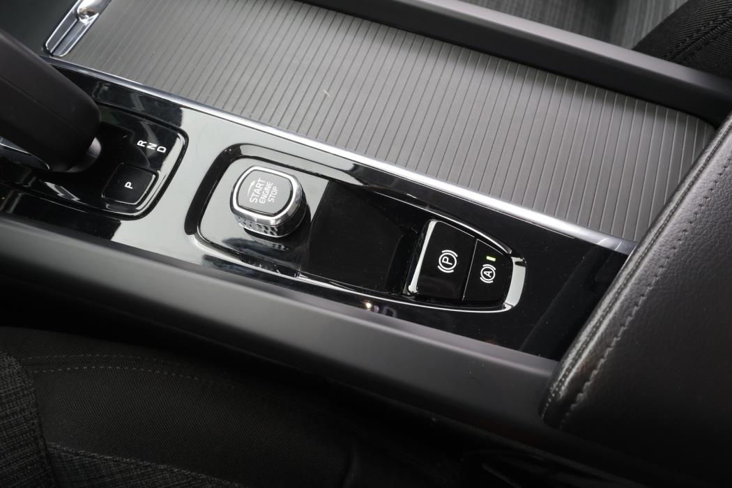 VOLVO V60 2023