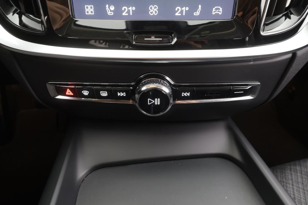 VOLVO V60 2023